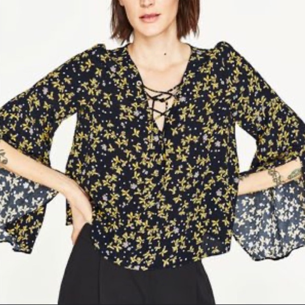 ZARA Basics floral blouse • S
